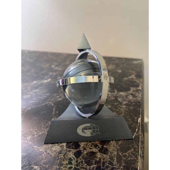 Pyramid Gyro Rotating Deck Clock - Picture 3 of 4